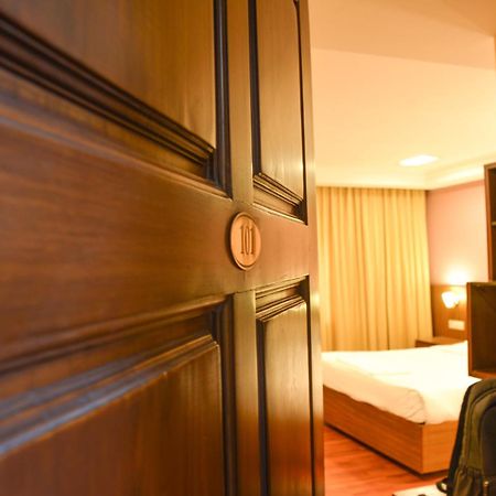 เซอรีน บูทิก โฮเต็ล Hotel บังกาลอร์ ภายนอก รูปภาพ