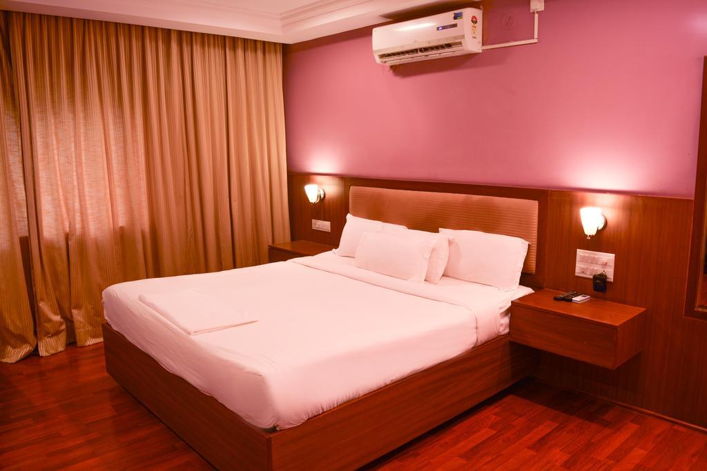 เซอรีน บูทิก โฮเต็ล Hotel บังกาลอร์ ภายนอก รูปภาพ