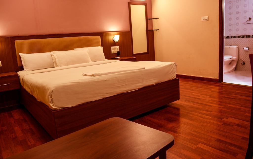 เซอรีน บูทิก โฮเต็ล Hotel บังกาลอร์ ภายนอก รูปภาพ