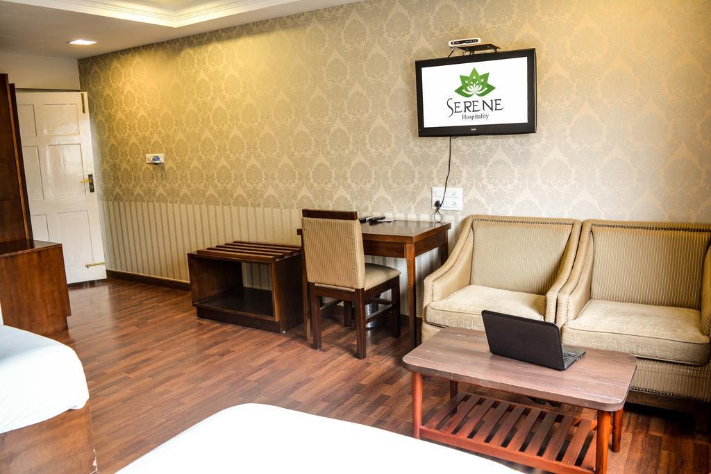 เซอรีน บูทิก โฮเต็ล Hotel บังกาลอร์ ภายนอก รูปภาพ