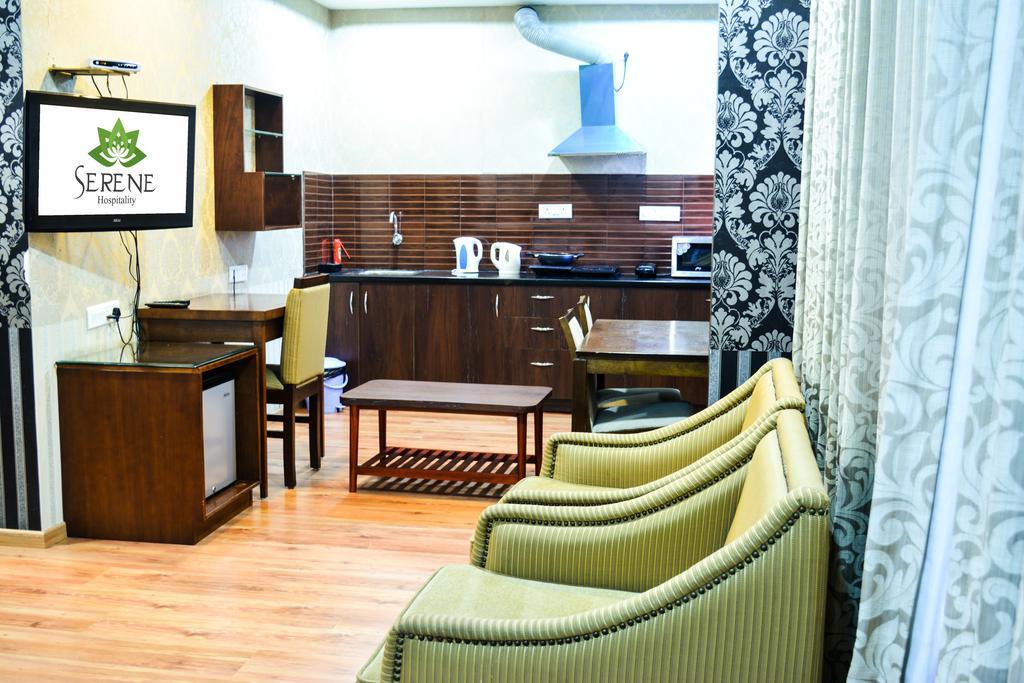 เซอรีน บูทิก โฮเต็ล Hotel บังกาลอร์ ภายนอก รูปภาพ