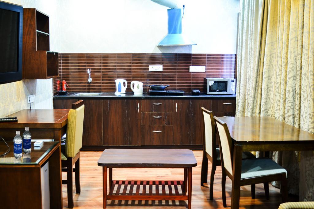 เซอรีน บูทิก โฮเต็ล Hotel บังกาลอร์ ภายนอก รูปภาพ